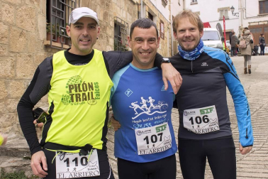 139 corredores finalizaron el sábado 24 de noviembre la séptima edición del exigente Cross del Arriero. Organizado por el club de montaña Ameskoazarra, tuvo a la localidad de Eulate como punto de salida y de meta. Álvaro Ramos, en categoría masculina, y Mª Cruz Aragón en la femenina, se llevaron finalmente el triunfo.