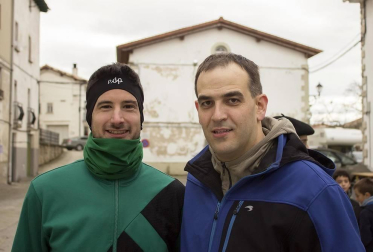 139 corredores finalizaron el sábado 24 de noviembre la séptima edición del exigente Cross del Arriero. Organizado por el club de montaña Ameskoazarra, tuvo a la localidad de Eulate como punto de salida y de meta. Álvaro Ramos, en categoría masculina, y Mª Cruz Aragón en la femenina, se llevaron finalmente el triunfo.