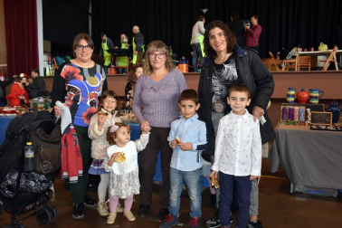 Ribaforada celebró sus III Jornadas del Brócoli del 23 al 25 de noviembre. La cámara de ¡Click! quiso compartir con los vecinos las actividades de la mañana del domingo que, debido a la amenaza de lluvia, se celebraron en el polideportivo. El numeroso público presente pudo disfrutar, entre otras actividades, de los puestos de la feria de artesanía, el reparto de tostadas o el baile de los gigantes locales.