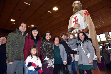 Ribaforada celebró sus III Jornadas del Brócoli del 23 al 25 de noviembre. La cámara de ¡Click! quiso compartir con los vecinos las actividades de la mañana del domingo que, debido a la amenaza de lluvia, se celebraron en el polideportivo. El numeroso público presente pudo disfrutar, entre otras actividades, de los puestos de la feria de artesanía, el reparto de tostadas o el baile de los gigantes locales.