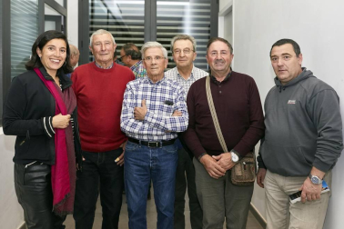 El Civivox de Iturrama acogió el viernes 23 de noviembre las jornadas anuales de Adecana (Asociación para la Defensa de la Caza de Navarra). Dos conferencias sobre la becada y las rehalas, una mesa redonda y la entrega del premio Caza y Naturaleza 2018, además de un sorteo final entre los asistentes, fue la programación organizada para esta edición número diecinueve del encuentro.