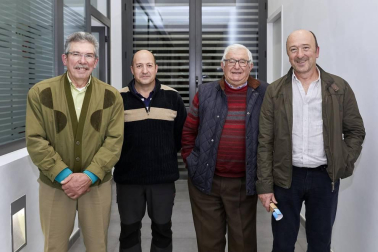 El Civivox de Iturrama acogió el viernes 23 de noviembre las jornadas anuales de Adecana (Asociación para la Defensa de la Caza de Navarra). Dos conferencias sobre la becada y las rehalas, una mesa redonda y la entrega del premio Caza y Naturaleza 2018, además de un sorteo final entre los asistentes, fue la programación organizada para esta edición número diecinueve del encuentro.