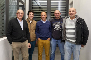 El Civivox de Iturrama acogió el viernes 23 de noviembre las jornadas anuales de Adecana (Asociación para la Defensa de la Caza de Navarra). Dos conferencias sobre la becada y las rehalas, una mesa redonda y la entrega del premio Caza y Naturaleza 2018, además de un sorteo final entre los asistentes, fue la programación organizada para esta edición número diecinueve del encuentro.
