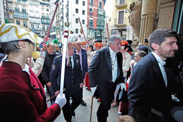 La festividad de San Saturnino ha arrancado con el desfile de Gigantes y Cabezudos
