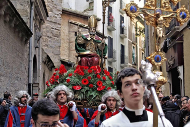 La festividad de San Saturnino ha arrancado con el desfile de Gigantes y Cabezudos