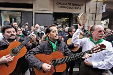 La festividad de San Saturnino ha arrancado con el desfile de Gigantes y Cabezudos