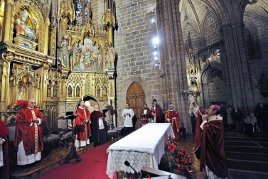La festividad de San Saturnino ha arrancado con el desfile de Gigantes y Cabezudos