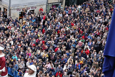 La festividad de San Saturnino ha arrancado con el desfile de Gigantes y Cabezudos