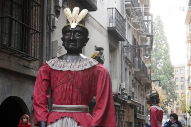 La festividad de San Saturnino ha arrancado con el desfile de Gigantes y Cabezudos