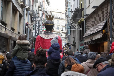 La festividad de San Saturnino ha arrancado con el desfile de Gigantes y Cabezudos