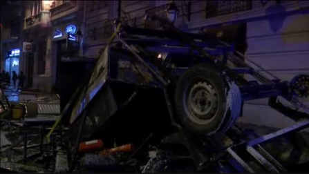 El centro de París, arrasado tras la batalla campal por la subida de los carburantes