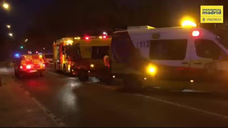 Un joven de 27 años muere al chocar su coche contra un árbol en Villaverde