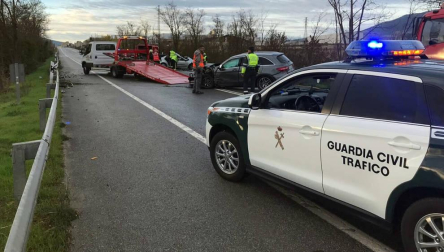 Un herido grave tras una colisión frontal en la N-121 a la altura de Tafalla