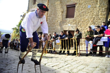 Artajona acogió este domingo la XXVI Carrera de Layas de Artajona
