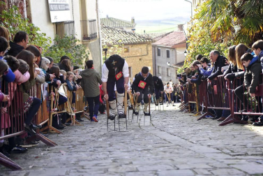 Artajona acogió este domingo la XXVI Carrera de Layas de Artajona