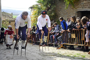 Artajona acogió este domingo la XXVI Carrera de Layas de Artajona