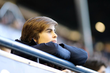 Imágenes del búscate en la grada del Osasuna-Tenerife