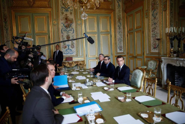 Los 'chalecos amarillos' continúan con los disturbios en la capital francesa