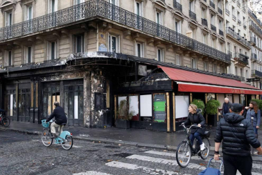 Los 'chalecos amarillos' continúan con los disturbios en la capital francesa