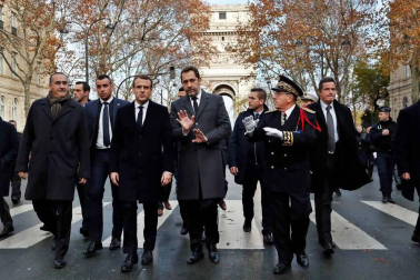 Los 'chalecos amarillos' continúan con los disturbios en la capital francesa