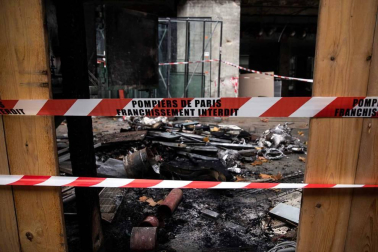 Los 'chalecos amarillos' continúan con los disturbios en la capital francesa