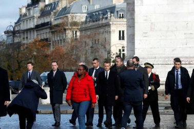 Los 'chalecos amarillos' continúan con los disturbios en la capital francesa