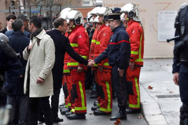 Los 'chalecos amarillos' continúan con los disturbios en la capital francesa