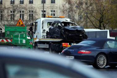 Los 'chalecos amarillos' continúan con los disturbios en la capital francesa