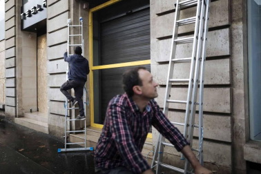 Los 'chalecos amarillos' continúan con los disturbios en la capital francesa
