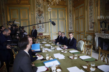 Los 'chalecos amarillos' continúan con los disturbios en la capital francesa