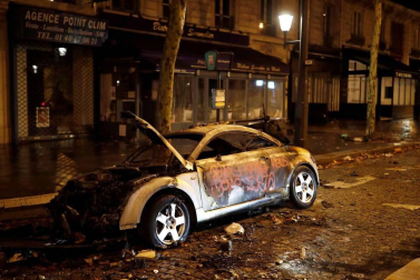 Los 'chalecos amarillos' continúan con los disturbios en la capital francesa