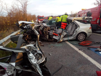 Fotos del accidente de tráfico ocurrido en la N-121 en Beriáin.
