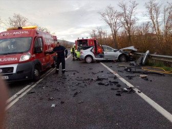 Fotos del accidente de tráfico ocurrido en la N-121 en Beriáin.
