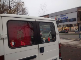 Fotos enviadas por los lectores de la bandera de Navarra colocada en sus casas y balcones.