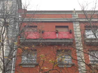 Fotos enviadas por los lectores de la bandera de Navarra colocada en sus casas y balcones.
