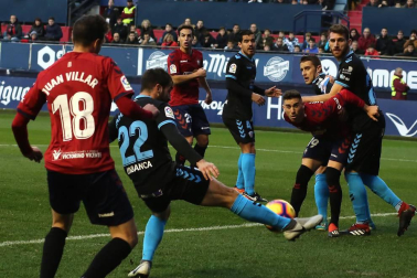 Los jugadores de Osasuna lograron la victoria en la Jornada 16 tras derrotar por la mínima, en el estadio de El Sadar y con un gol de Íñigo Pérez en el minuto 89, al Lugo.