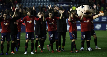 Los jugadores de Osasuna lograron la victoria en la Jornada 16 tras derrotar por la mínima, en el estadio de El Sadar y con un gol de Íñigo Pérez en el minuto 89, al Lugo.