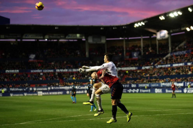 Los jugadores de Osasuna lograron la victoria en la Jornada 16 tras derrotar por la mínima, en el estadio de El Sadar y con un gol de Íñigo Pérez en el minuto 89, al Lugo.