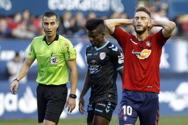 Los jugadores de Osasuna lograron la victoria en la Jornada 16 tras derrotar por la mínima, en el estadio de El Sadar y con un gol de Íñigo Pérez en el minuto 89, al Lugo.