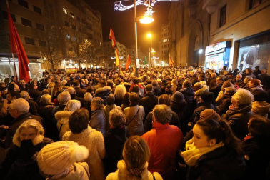 Representantes de asociaciones del cuerpo policial pidieron en la capital navarra que la trasferencia de competencias no les obligue a abandonar la Comunidad foral.