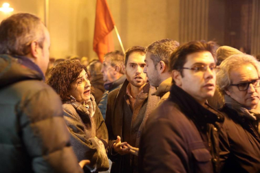 Representantes de asociaciones del cuerpo policial pidieron en la capital navarra que la trasferencia de competencias no les obligue a abandonar la Comunidad foral.