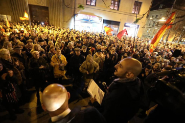 Representantes de asociaciones del cuerpo policial pidieron en la capital navarra que la trasferencia de competencias no les obligue a abandonar la Comunidad foral.