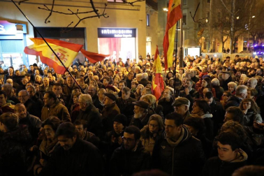 Representantes de asociaciones del cuerpo policial pidieron en la capital navarra que la trasferencia de competencias no les obligue a abandonar la Comunidad foral.