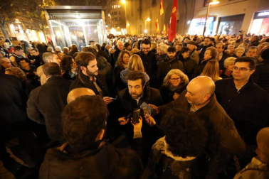 Representantes de asociaciones del cuerpo policial pidieron en la capital navarra que la trasferencia de competencias no les obligue a abandonar la Comunidad foral.