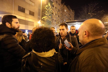 Representantes de asociaciones del cuerpo policial pidieron en la capital navarra que la trasferencia de competencias no les obligue a abandonar la Comunidad foral.
