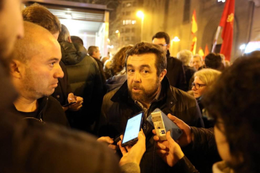 Representantes de asociaciones del cuerpo policial pidieron en la capital navarra que la trasferencia de competencias no les obligue a abandonar la Comunidad foral.