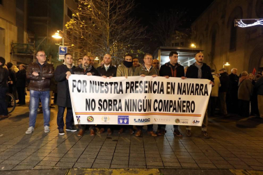 Representantes de asociaciones del cuerpo policial pidieron en la capital navarra que la trasferencia de competencias no les obligue a abandonar la Comunidad foral.