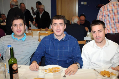 Caparroso disfrutó el 1 de diciembre de los actos tradicionales por San Andrés. Tras la eucaristía en la capilla de Cristo Rey se celebró el almuerzo, al que acudieron alrededor de 160 personas, y donde se pudo degustar patorrillo, migas o huevos fritos con jamón. Al finalizar tuvo lugar el concurso de brisca, guiñote y mus y posteriormente se celebró una comida de hermandad a la que acudieron 260 socios. La nota musical a esta jornada la puso la orquesta Wellcome Band.