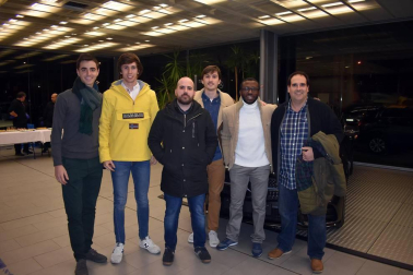 El pasado miércoles 28 de noviembre Radio Marca Navarra organizó, en el concesionario Mercedes Gazpi, la Noche de las Estrellas del Deporte Navarro en la que se hizo entrega de los galardones a los deportistas e instituciones deportivas más destacados por sus valores en el año 2018.
