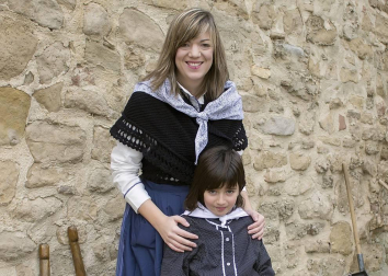 La festividad de San Saturnino, el 29 de noviembre, se extendió durante el fin de semana por las calles de Artajona y hasta el lunes 3 de diciembre. Uno de los momentos más esperados de estos festejos se celebró la mañana del domingo con la puesta en marcha de la tradicional subida al cerco sobre layas.